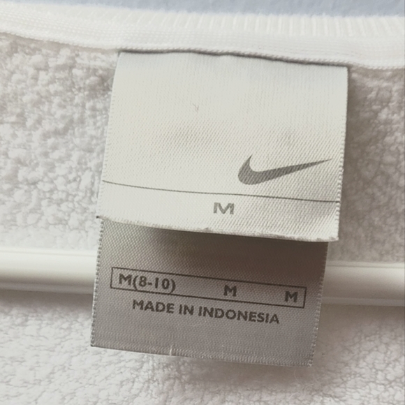 Vintage Nike Women's Hoodie - Picture 6 of 6